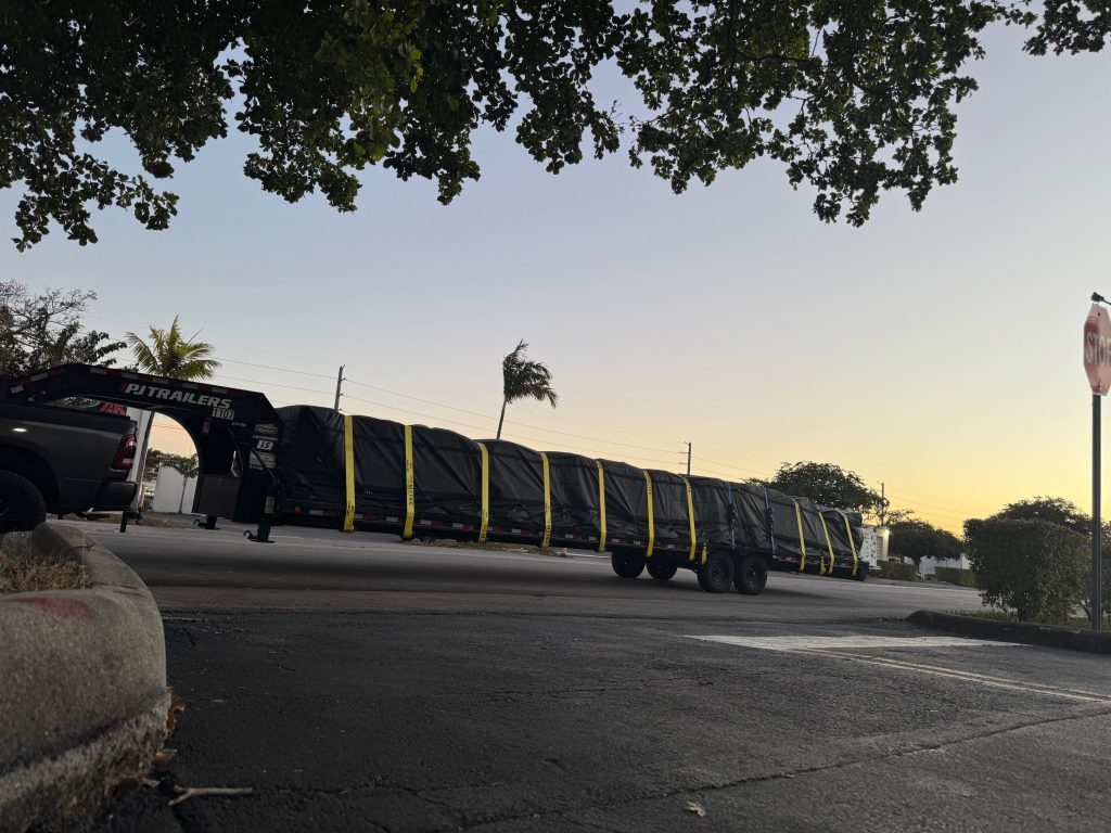 Trucks Brings Pallets